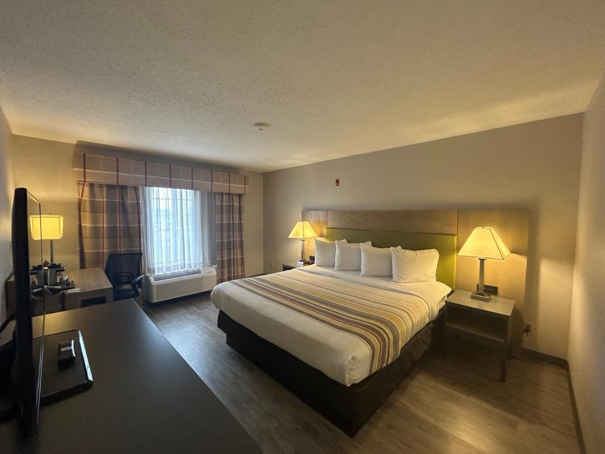 Country Inn & Suites By Radisson, Grand Rapids Airport, Mi Cascade Exterior photo