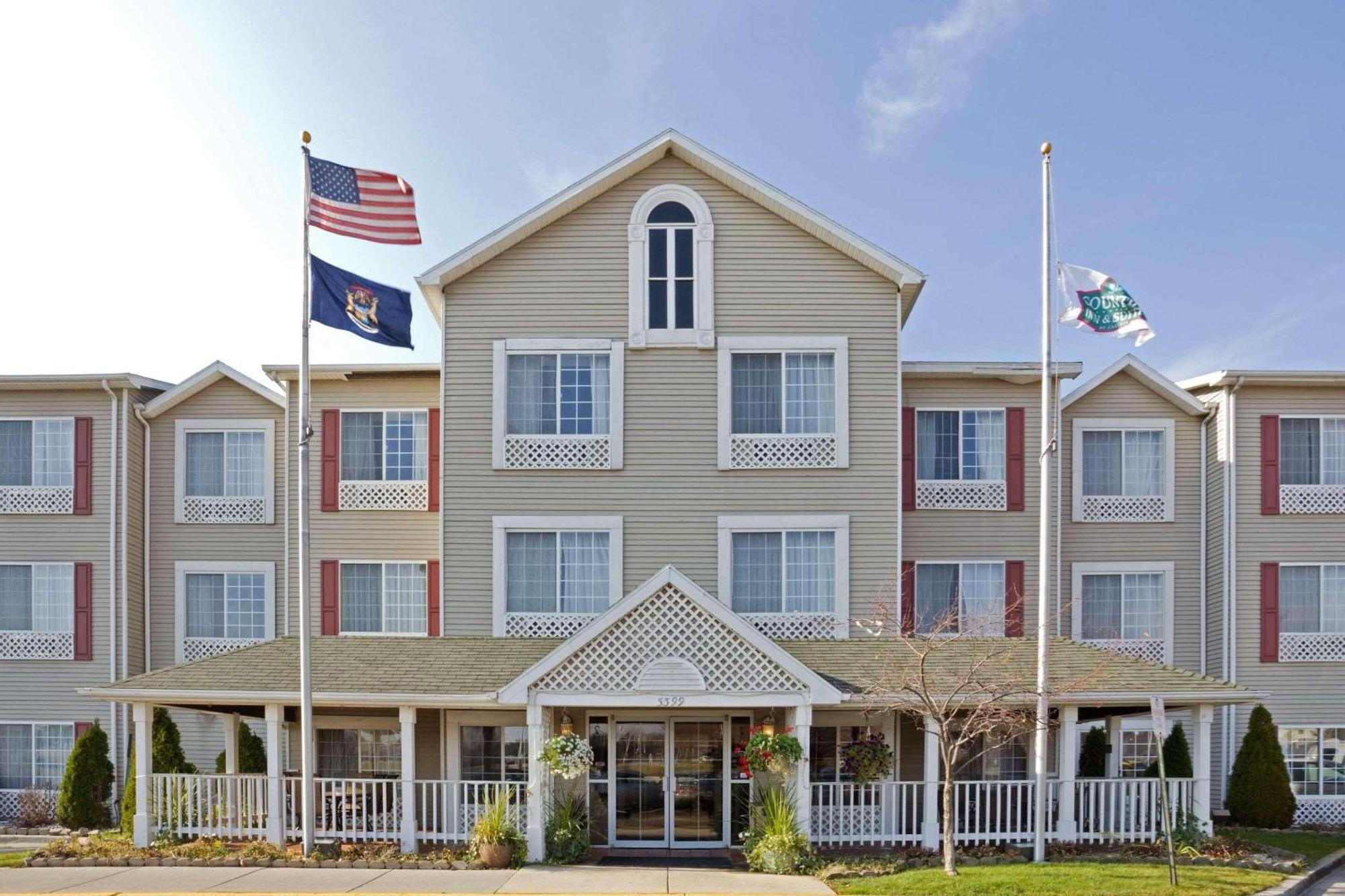 Country Inn & Suites By Radisson, Grand Rapids Airport, Mi Cascade Exterior photo